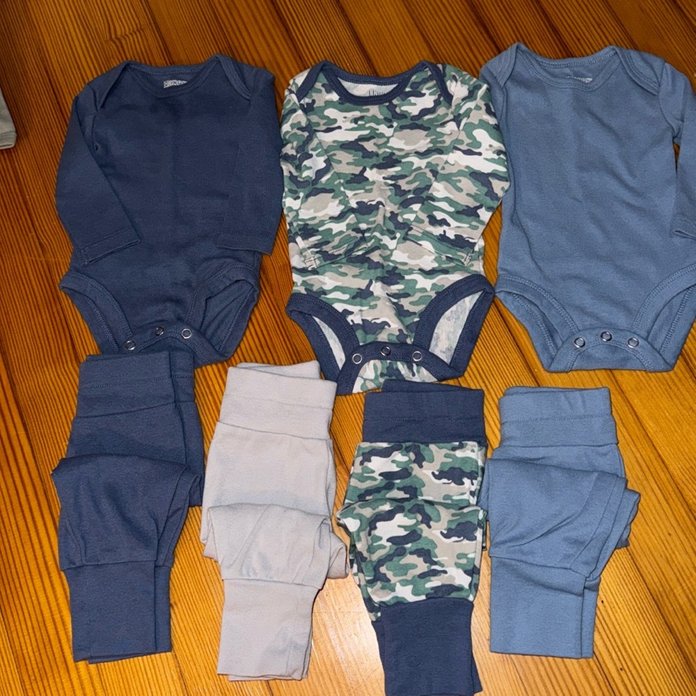 Hanes outfits boys 0-6 months